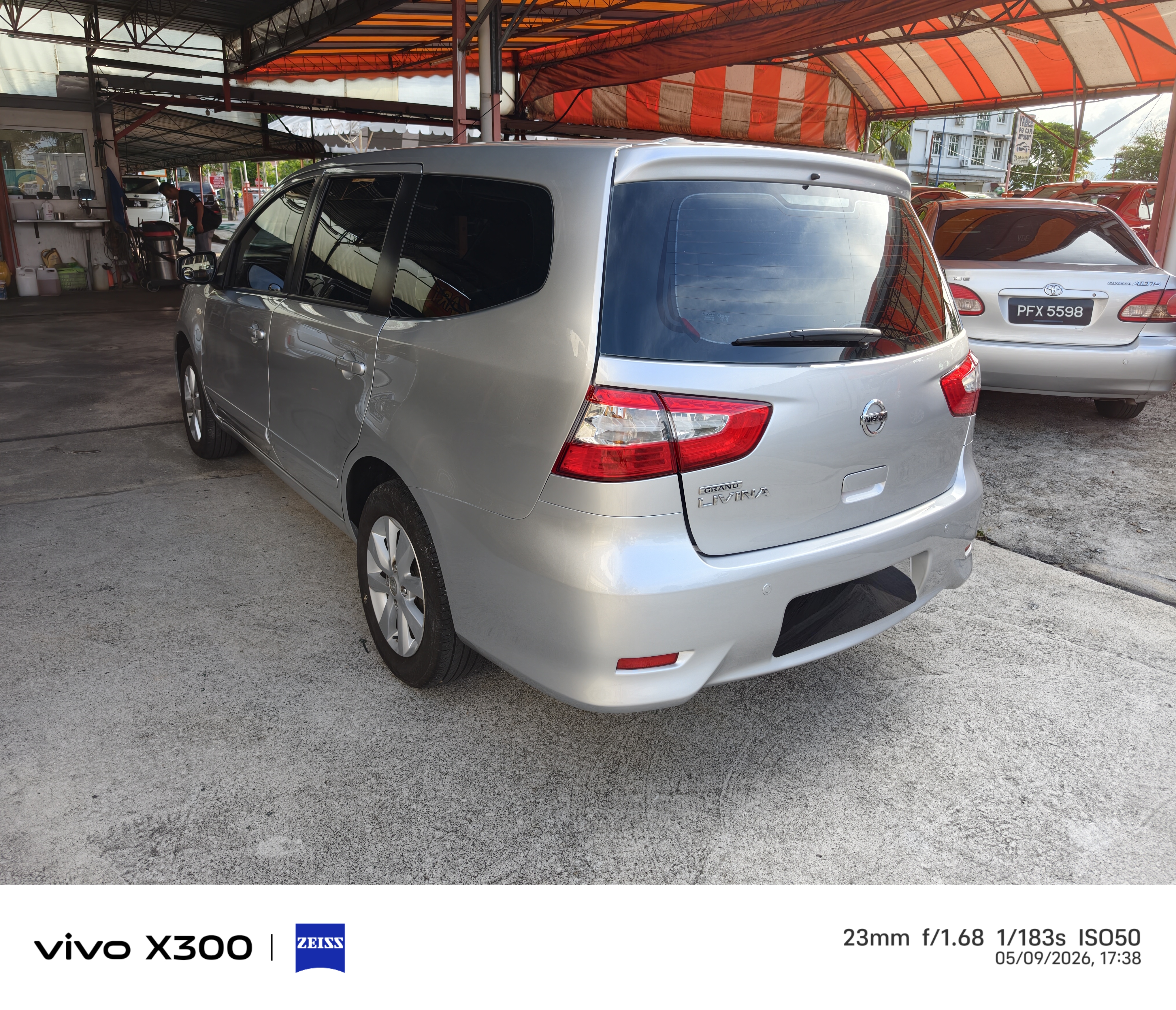NISSAN LIVINA 1.6(A) YEAR 2014 FACELIFT  CAN FULL LOAN — photo 4