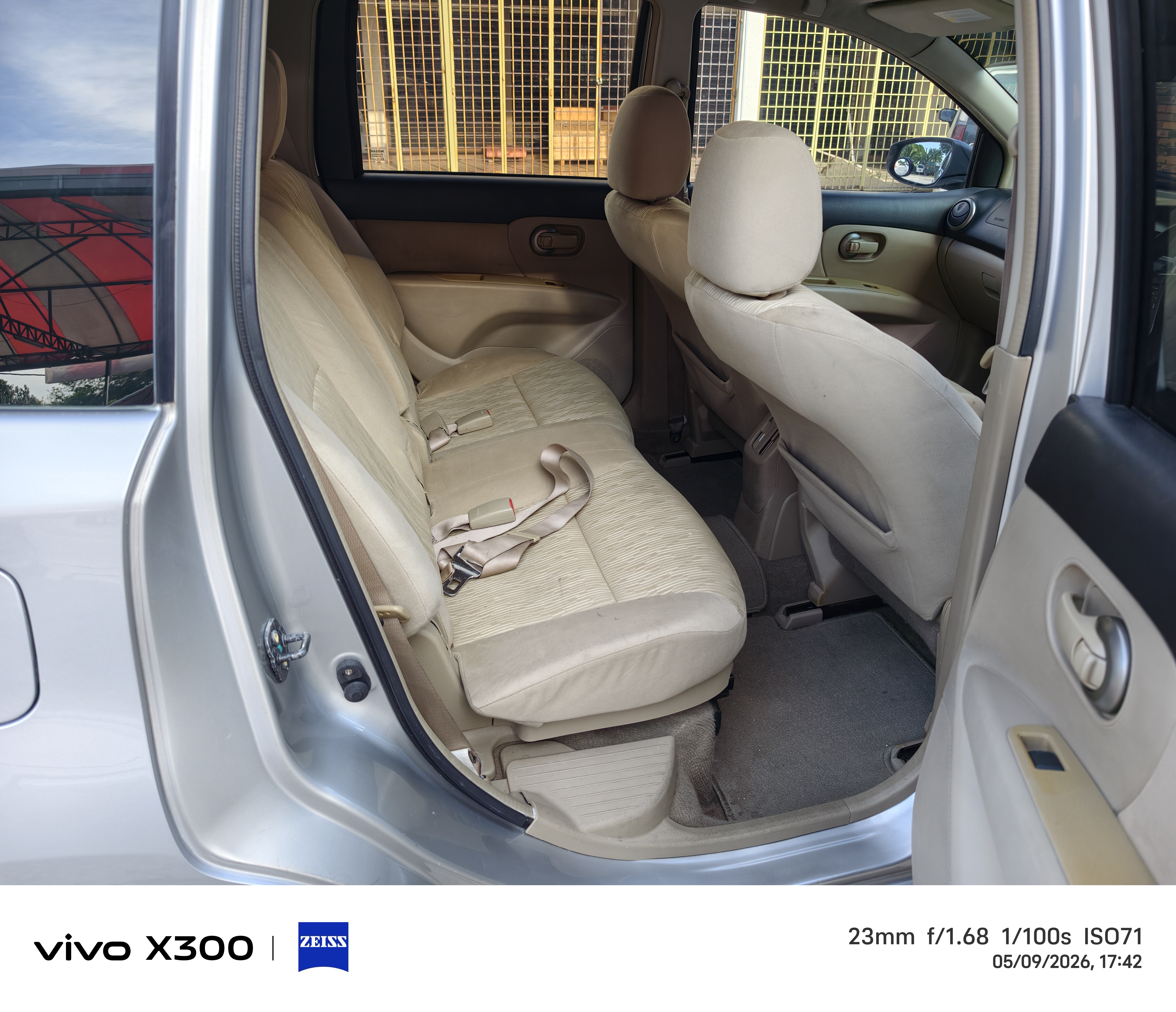 NISSAN LIVINA 1.6(A) YEAR 2014 FACELIFT  CAN FULL LOAN — photo 8