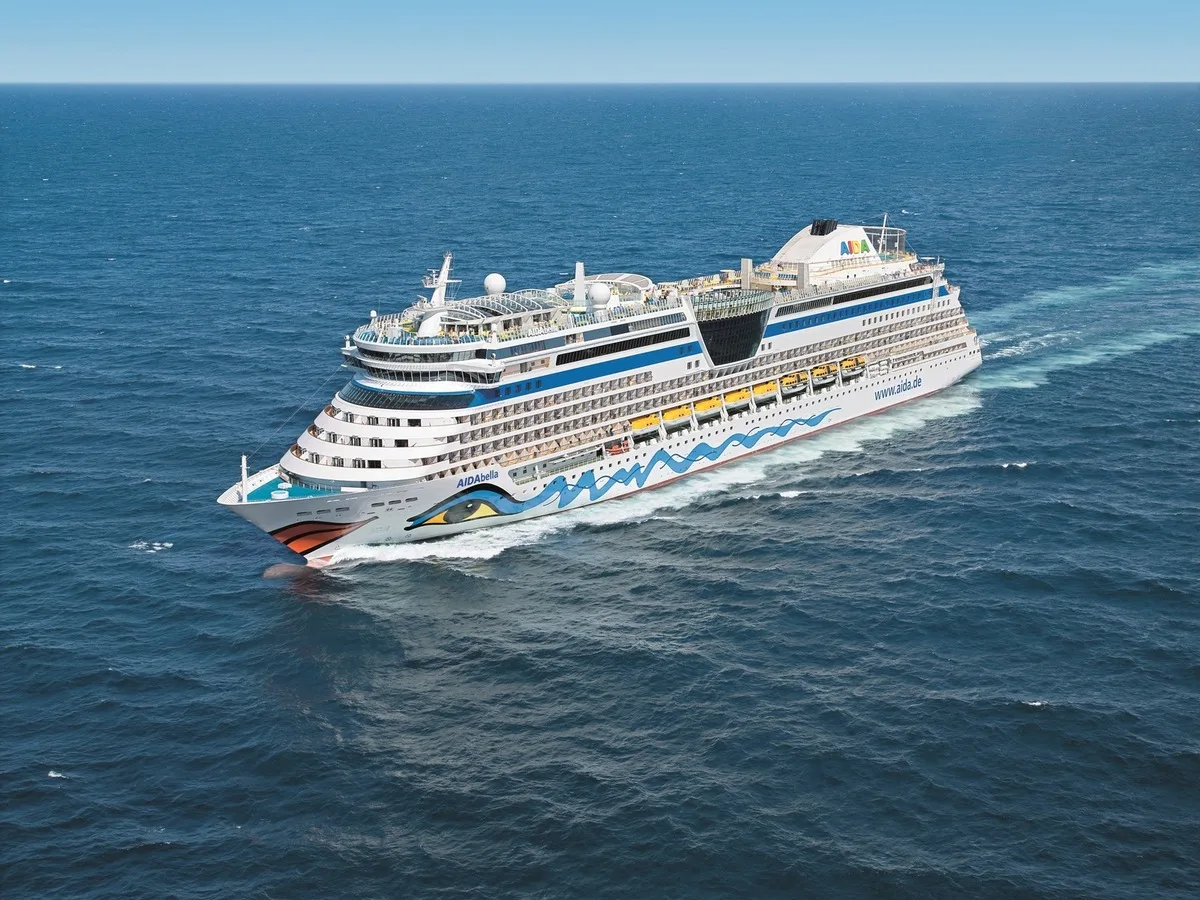 AIDAbella im Porträt: Familienspaß und Wellness unter Segeln