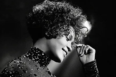 Norwegian Aura: Whitney-Houston-Show und Entertainment enthüllt
