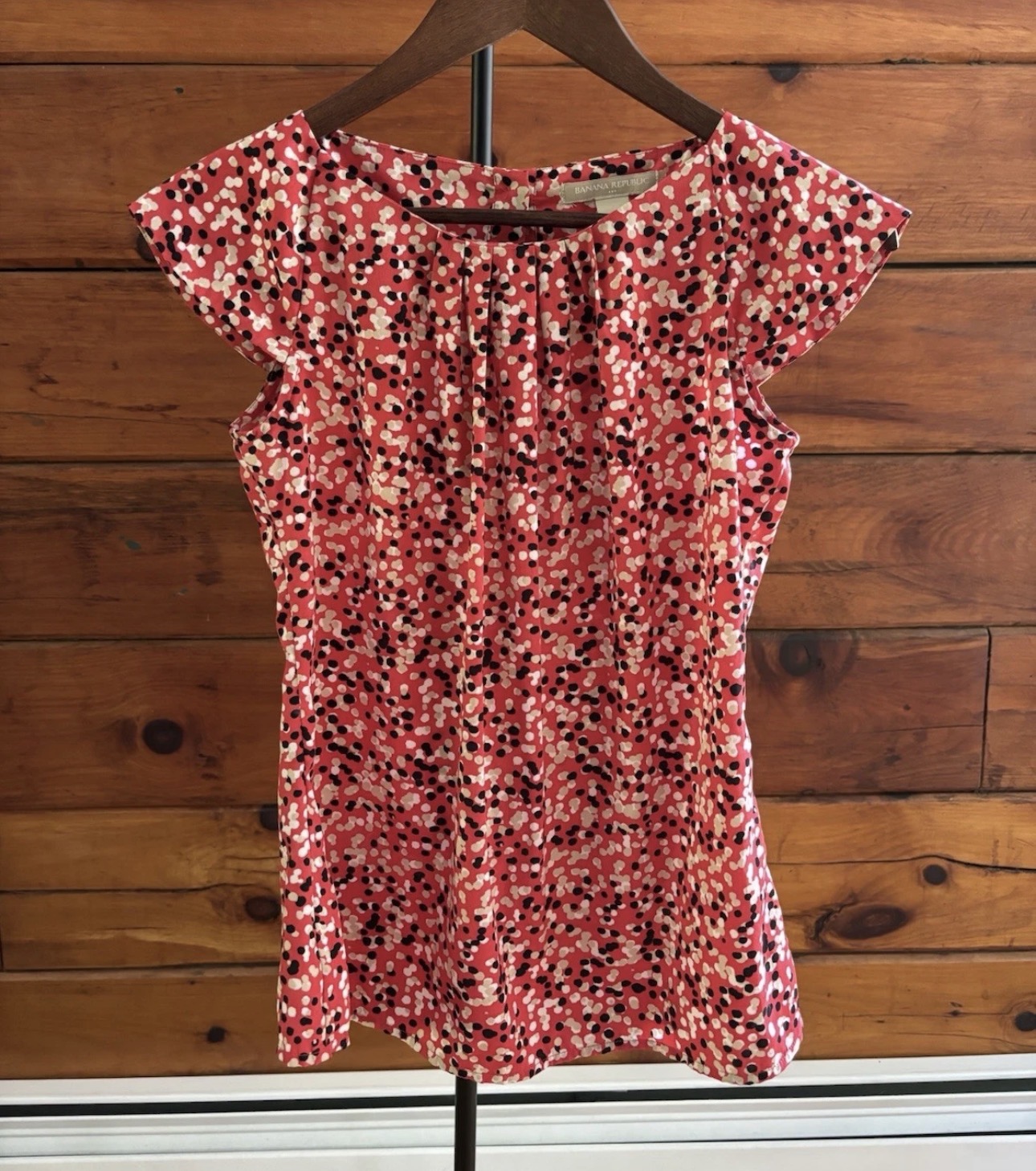 Banana Republic Petite Woman’s SZ S Red Polka Dot Button Back Blouse