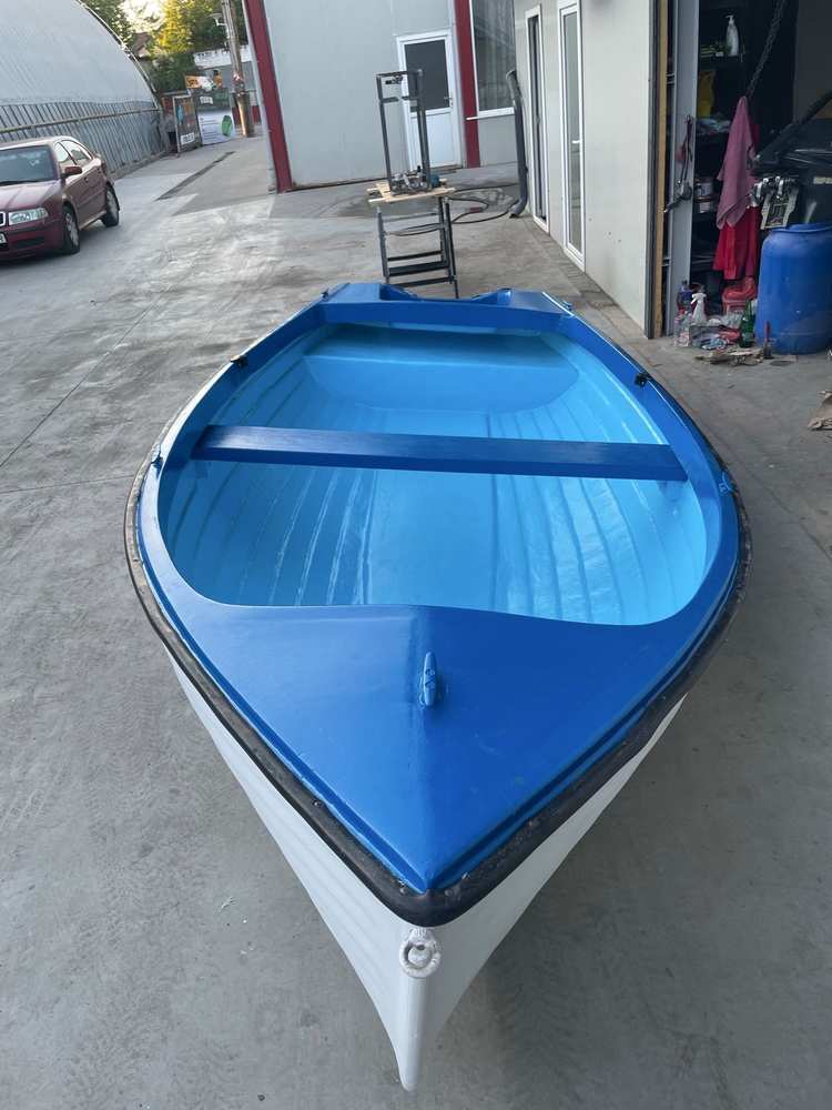 Barcă din fibră de sticlă 4.35m