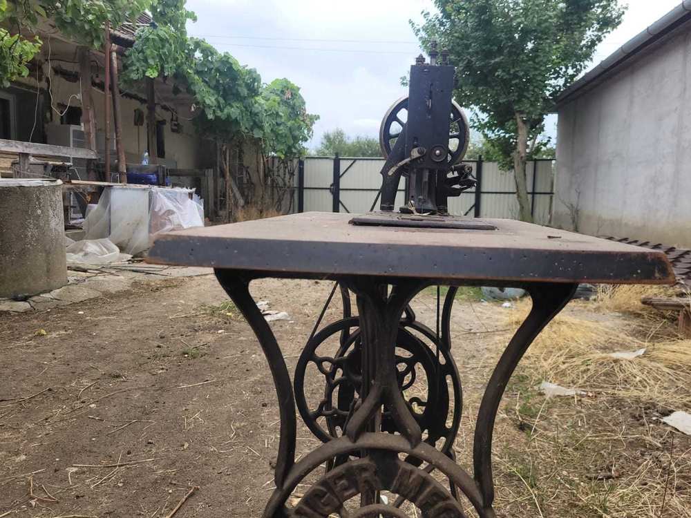 Mașină de cusut Singer