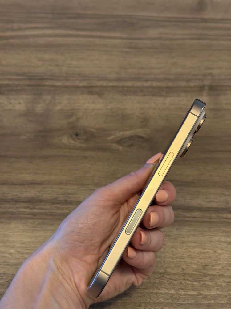 iPhone 16 Pro Desert Titanium 128 GB