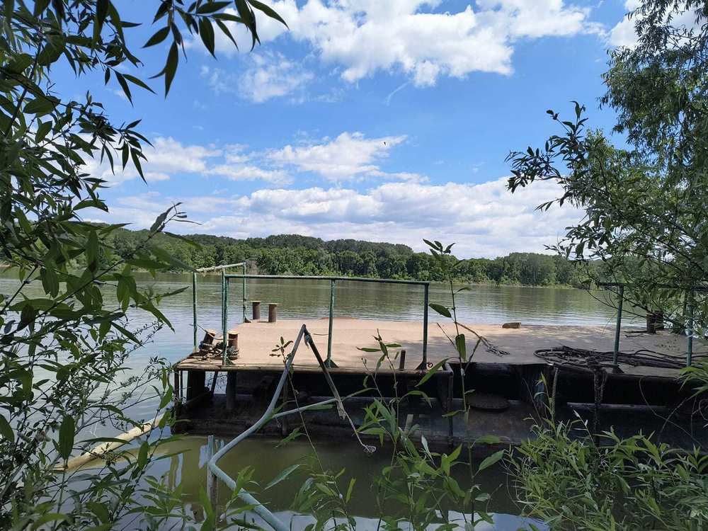 Ponton acostare barci si pasarela acces