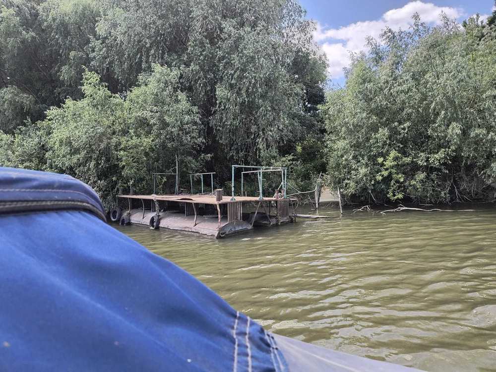 Ponton acostare barci si pasarela acces