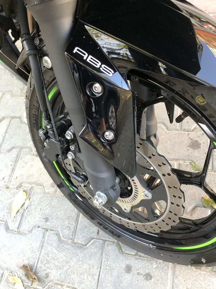 Pachet Kawasaki Ninja 300 ABS KRT + Bicicleta Merida One Twenty