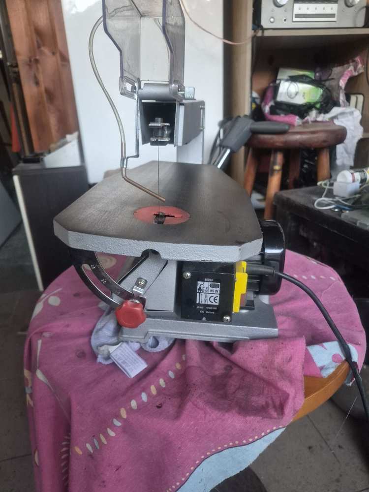 Vând fierăstrău electric