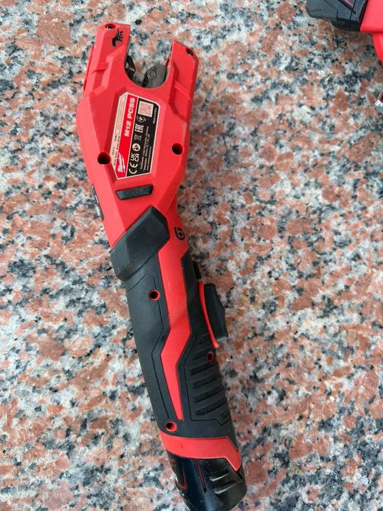 Circular pentru metal si taietor tevi Milwaukee