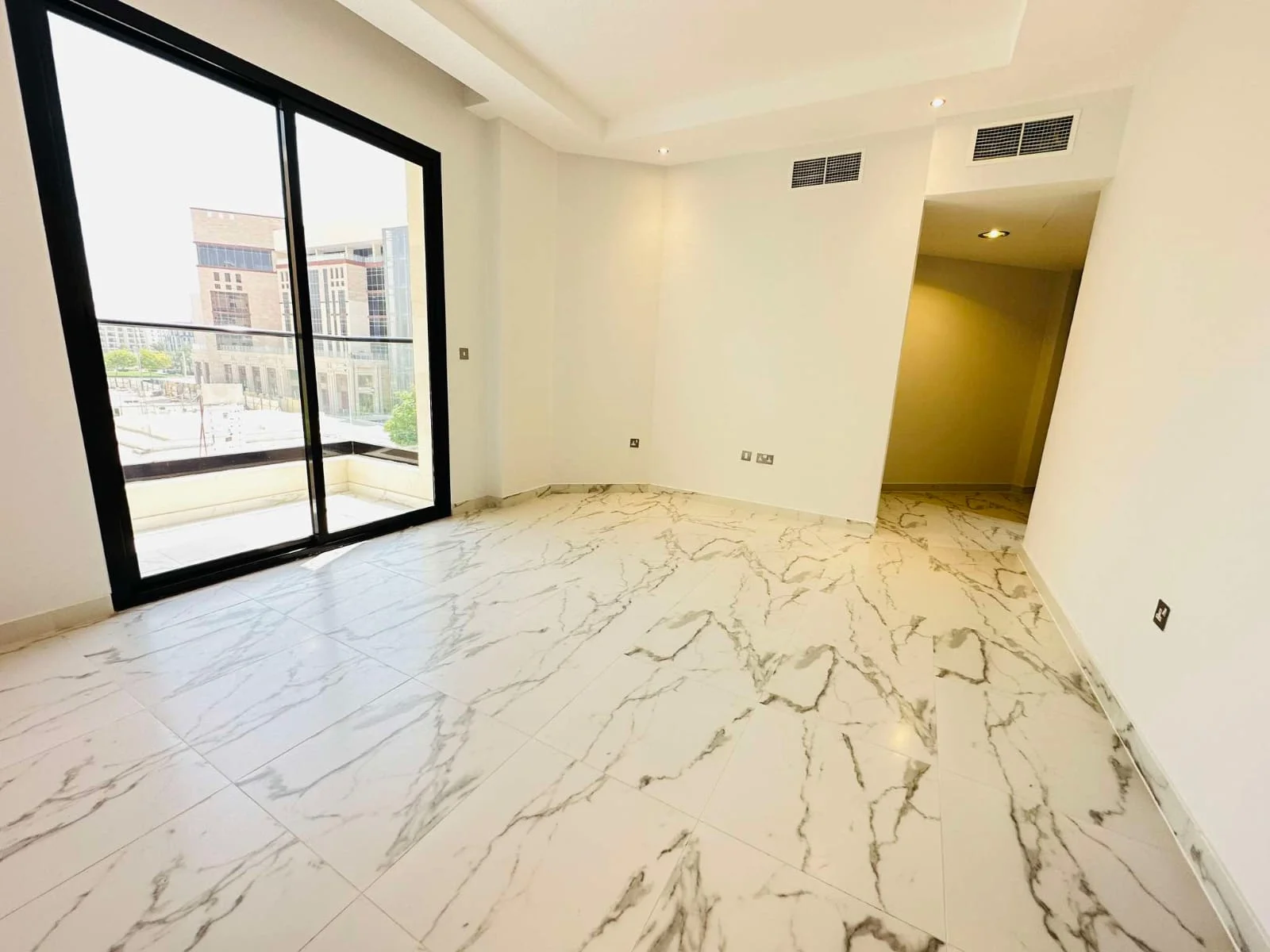 125 sqm | 2 master bedrooms | Fox Hills tower - view 3
