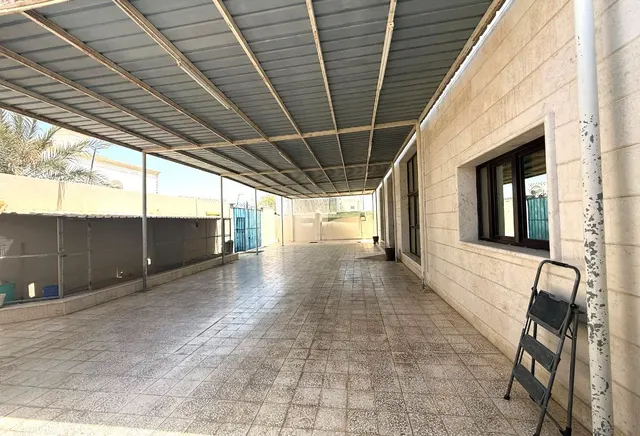 HIGH RENTAL RETURN | LARGE SINGLE STOREY VILLA |