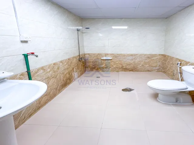 SPACIOUS UF 3BHK APT NEAR METRO LINK - WAKRAH