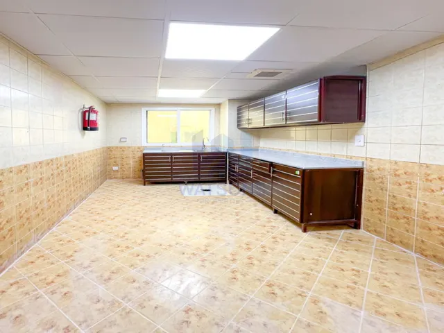SPACIOUS UF 3BHK APT NEAR METRO LINK - WAKRAH