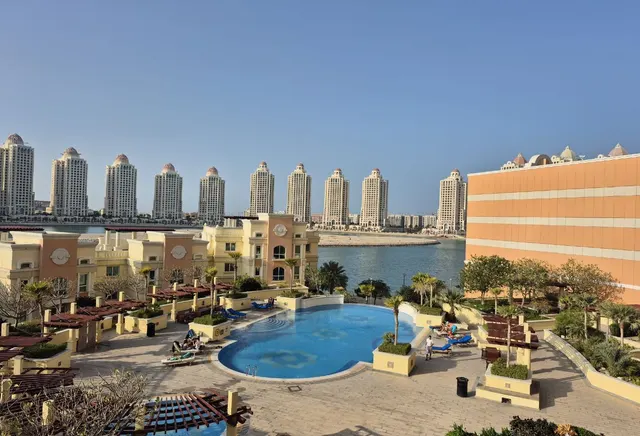 BEACHFRONT FF 2BR RENTED APT+MONTHLY INCOME