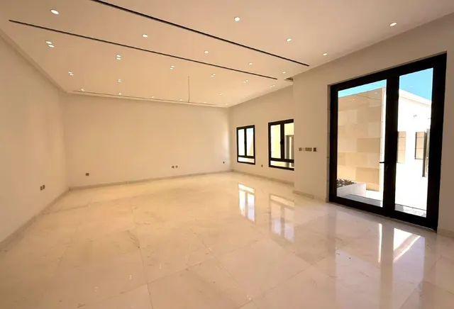 MODERN SEMI-FURNISHED VILLA WITH POOL & LIFT - view 3
