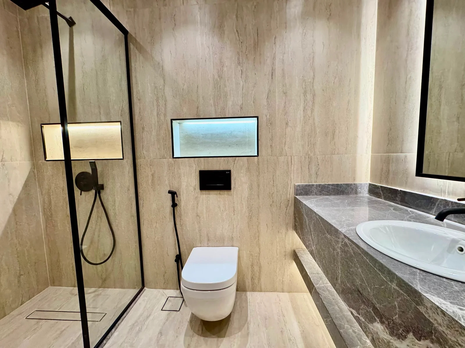 NEW PREMIUM FURNISHED 2+1BR APT WITH POOL & GYM