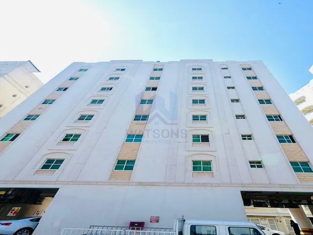 SPACIOUS UF 3BHK APT NEAR METRO LINK - WAKRAH