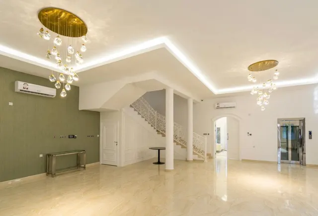 PREMIUM 6BR CORNER VILLA | LIFT & GARDENS|RAYYAN