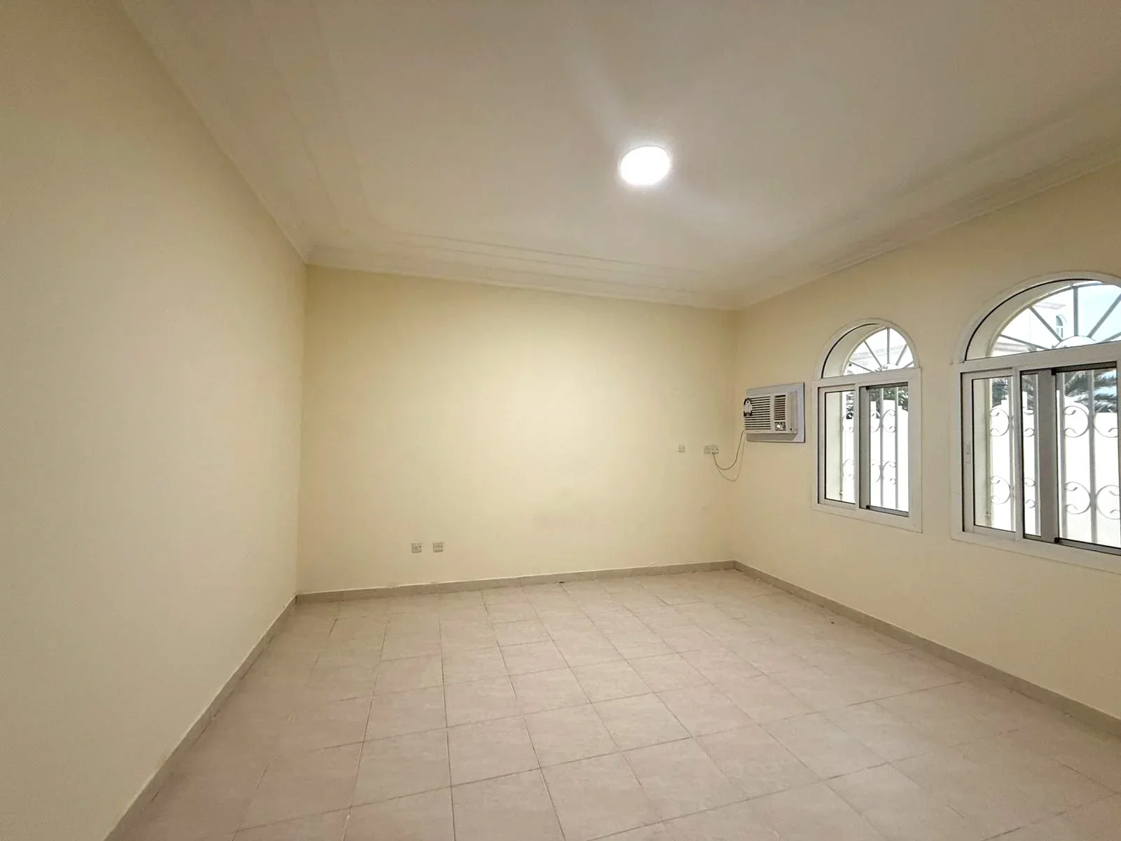 SPACIOUS 5BR CORNER VILLA | WEST BAY-ONAIZA