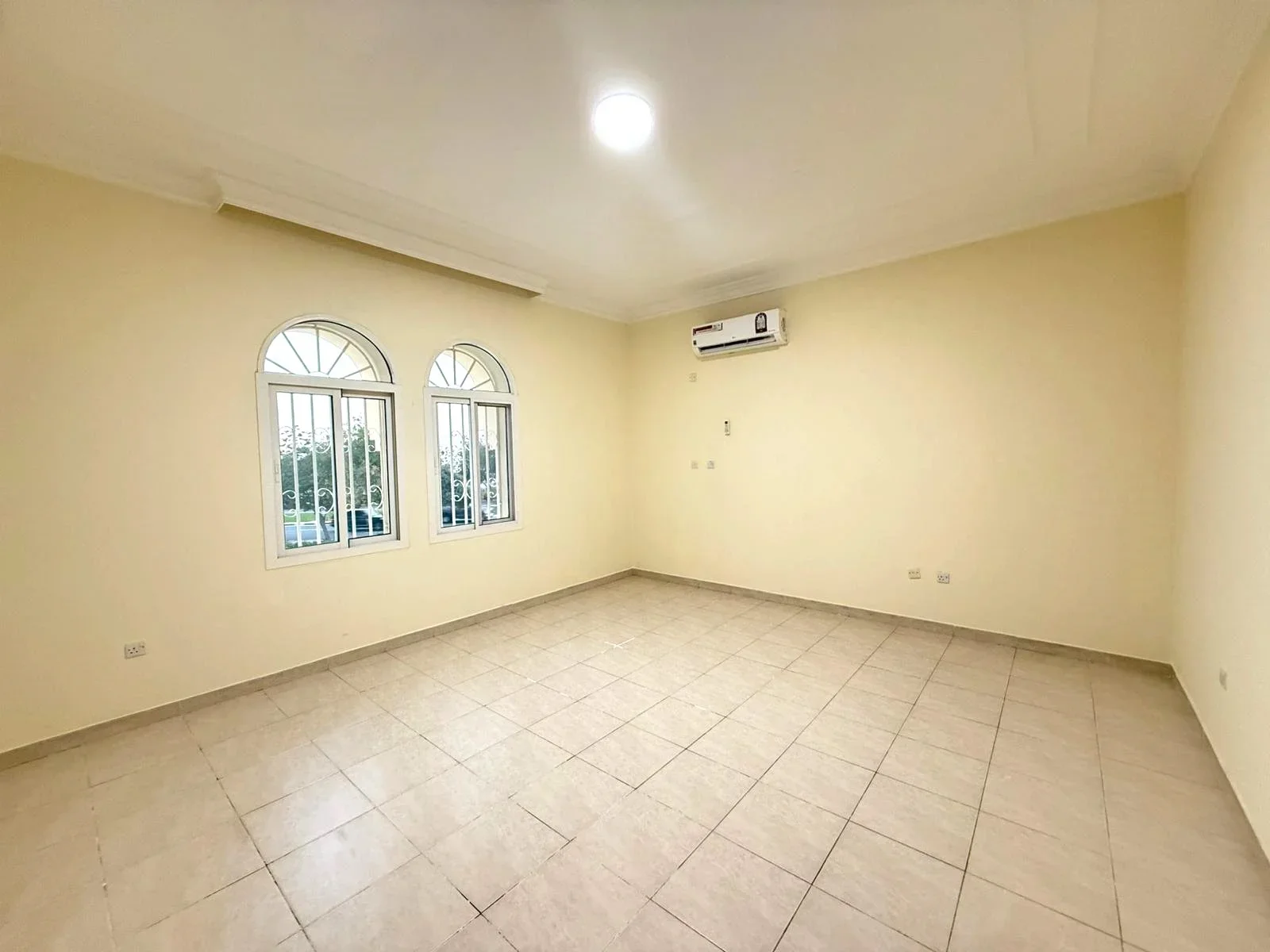 SPACIOUS 5BR CORNER VILLA | WEST BAY-ONAIZA
