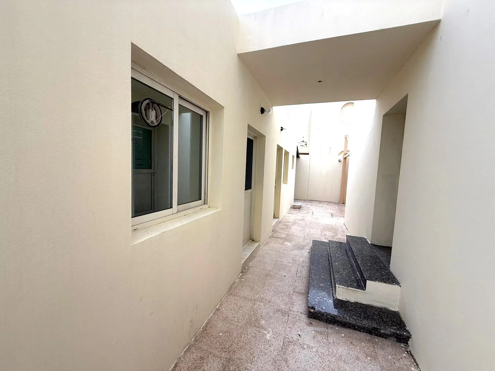 SPACIOUS 5BR CORNER VILLA | WEST BAY-ONAIZA