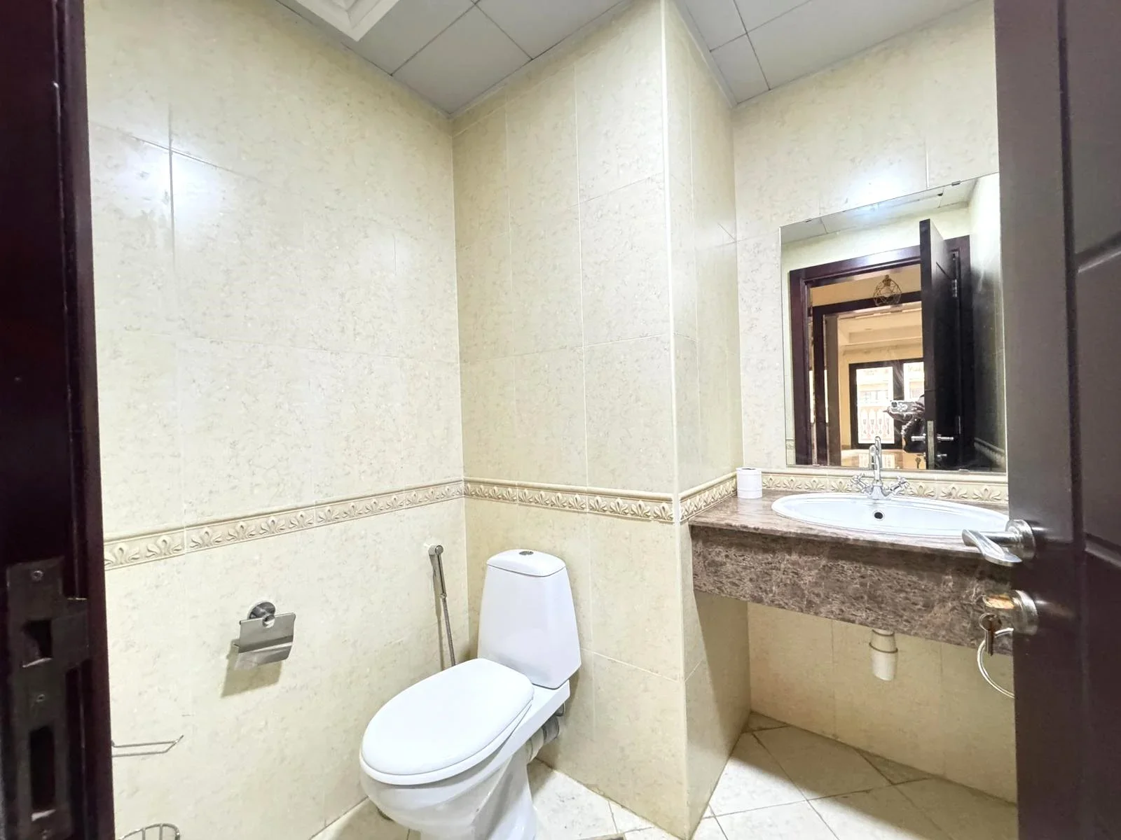 SPACIOUS SF 1BHK APARTMENT WITH BLACONY
