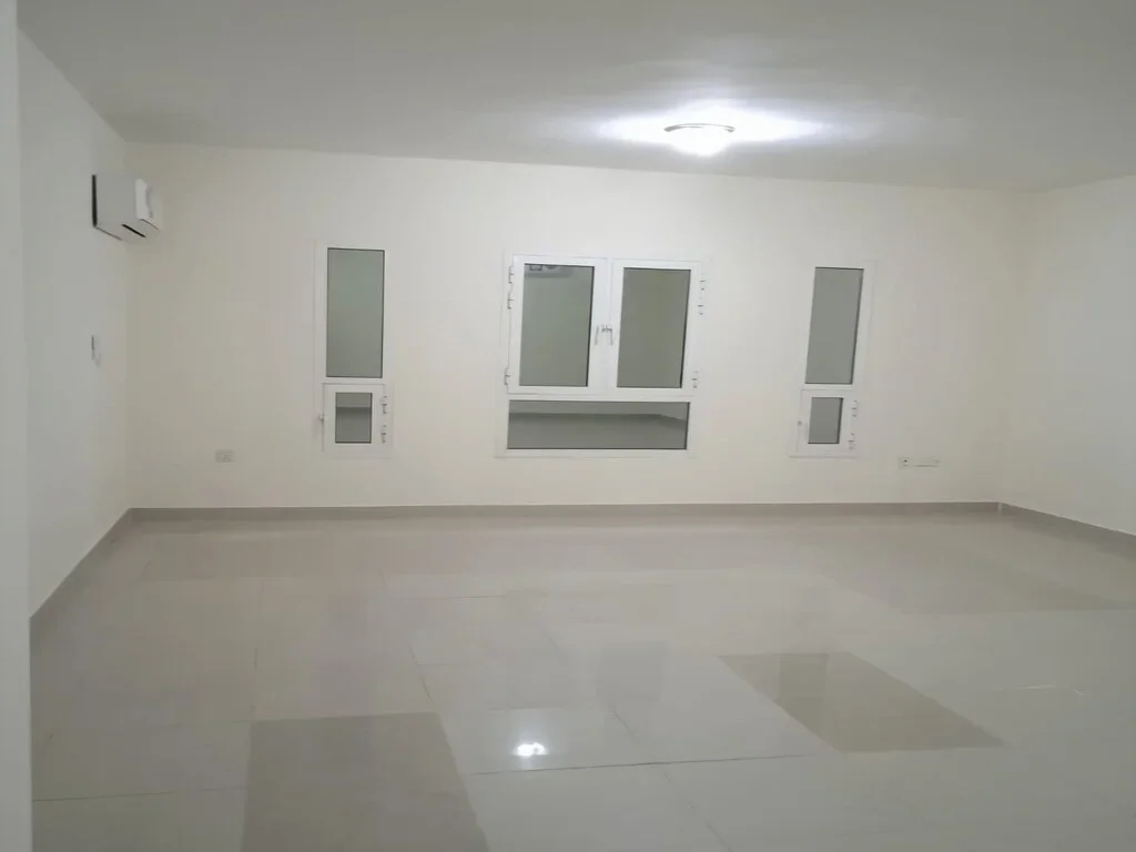 WELL MAINTAINED SPACIOUS UF 2BHK APARTMENT