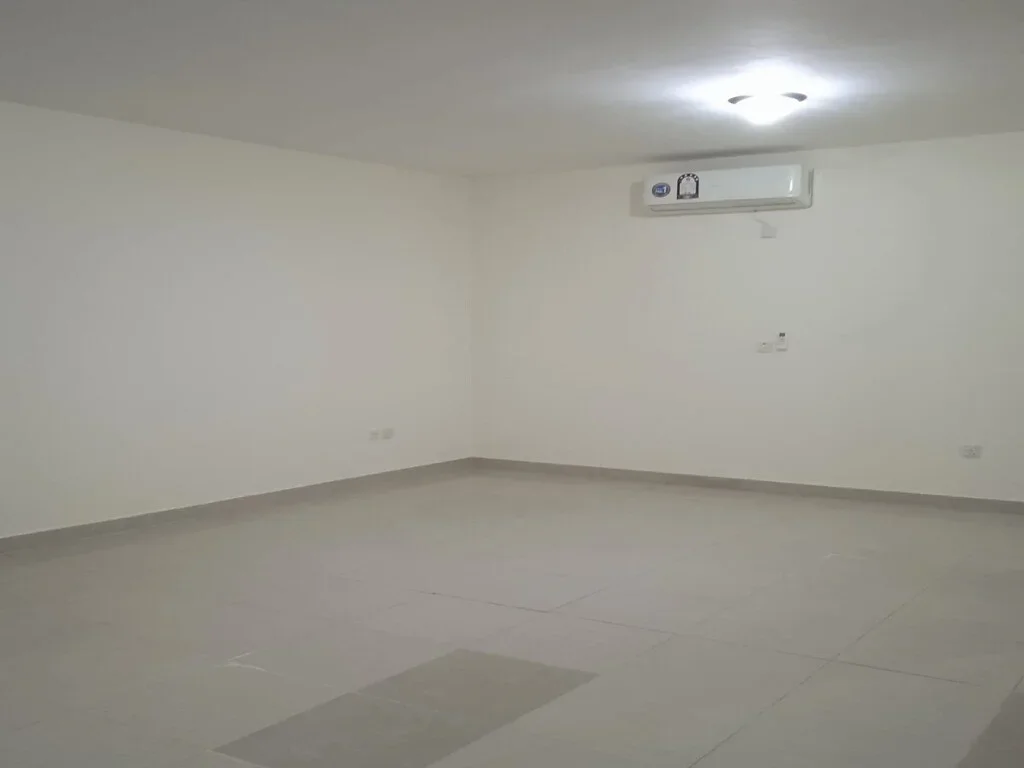 WELL MAINTAINED SPACIOUS UF 2BHK APARTMENT