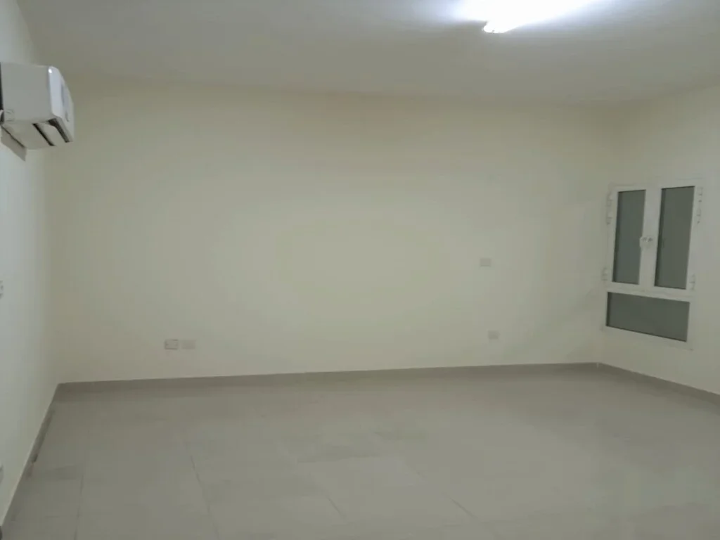 WELL MAINTAINED SPACIOUS UF 2BHK APARTMENT