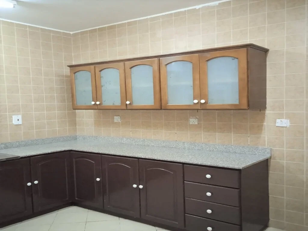 WELL MAINTAINED SPACIOUS UF 2BHK APARTMENT