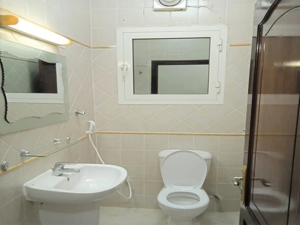 WELL MAINTAINED SPACIOUS UF 2BHK APARTMENT