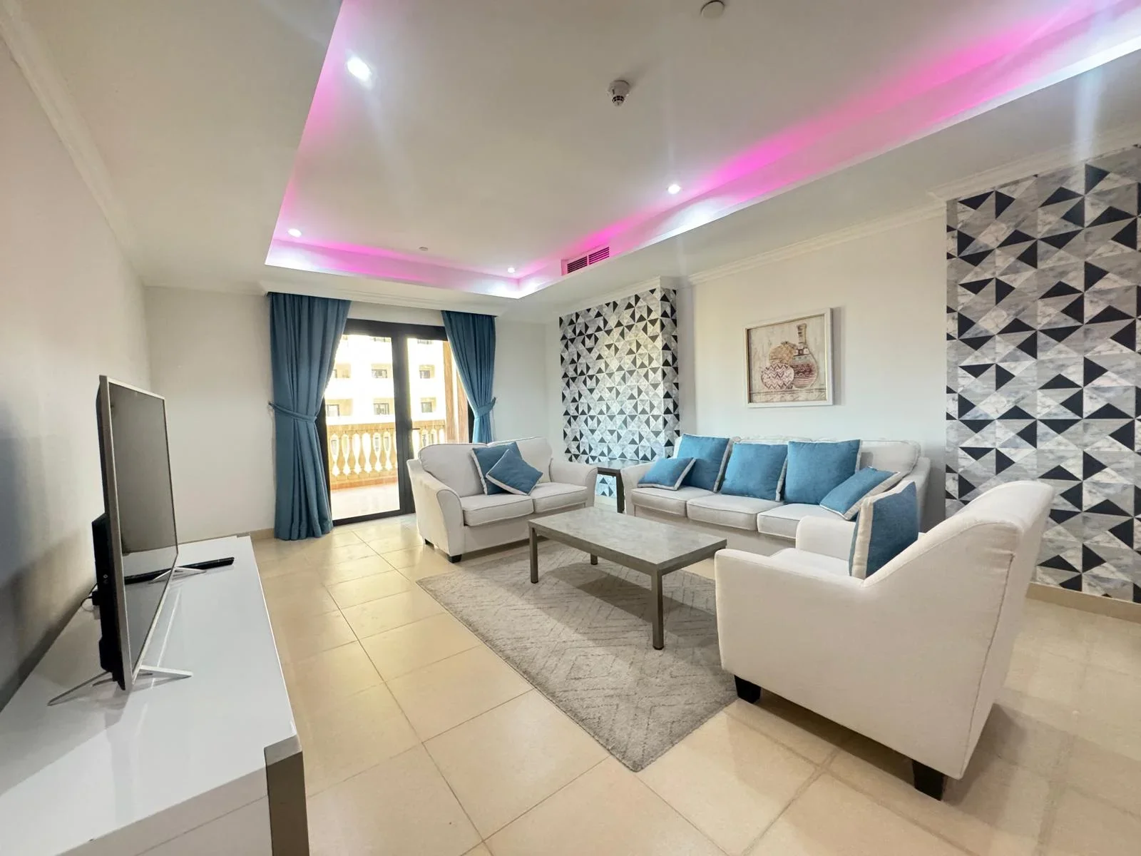 ELEGANT FF 1BHK APARTMENT WITH BIG BALCONY