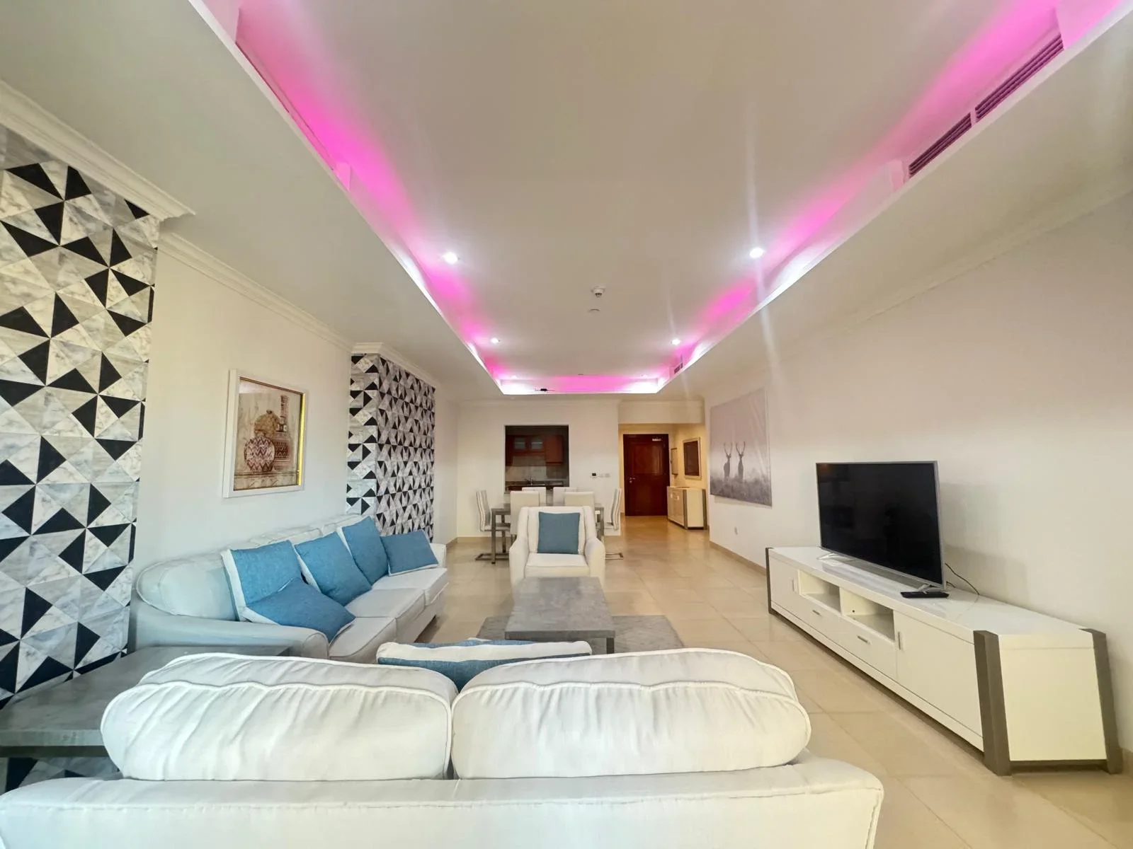 ELEGANT FF 1BHK APARTMENT WITH BIG BALCONY