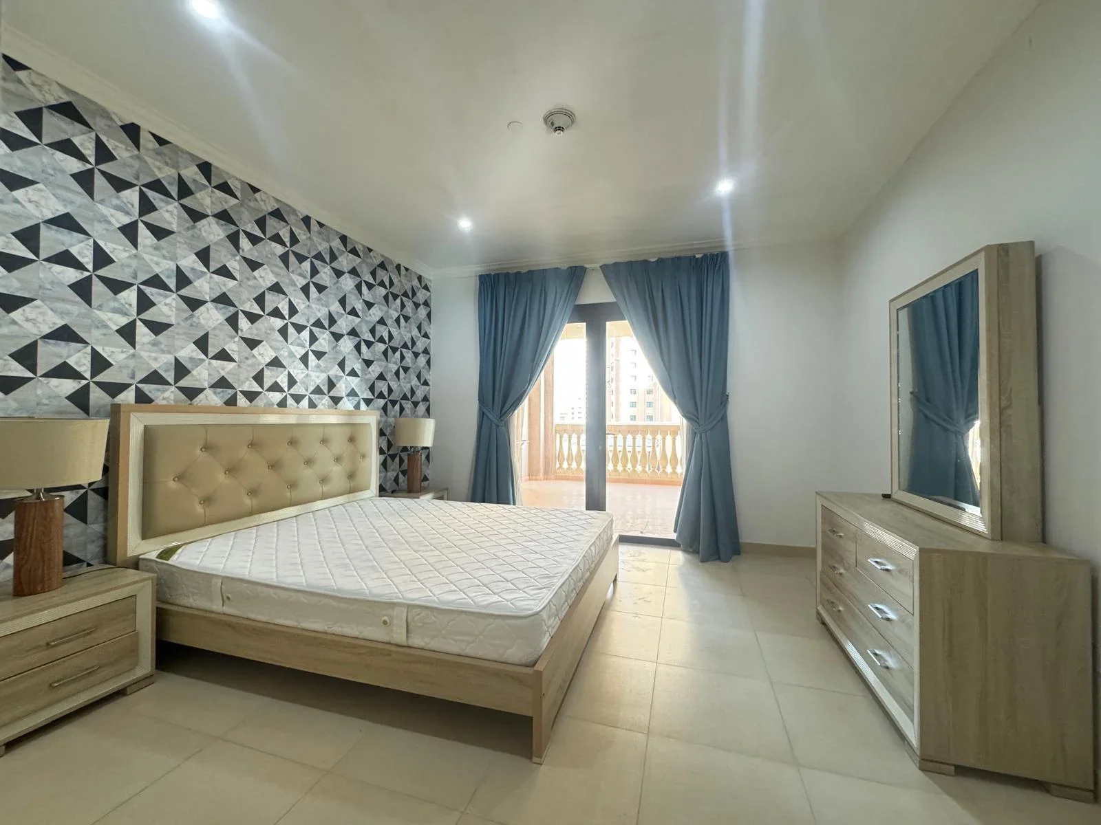 ELEGANT FF 1BHK APARTMENT WITH BIG BALCONY