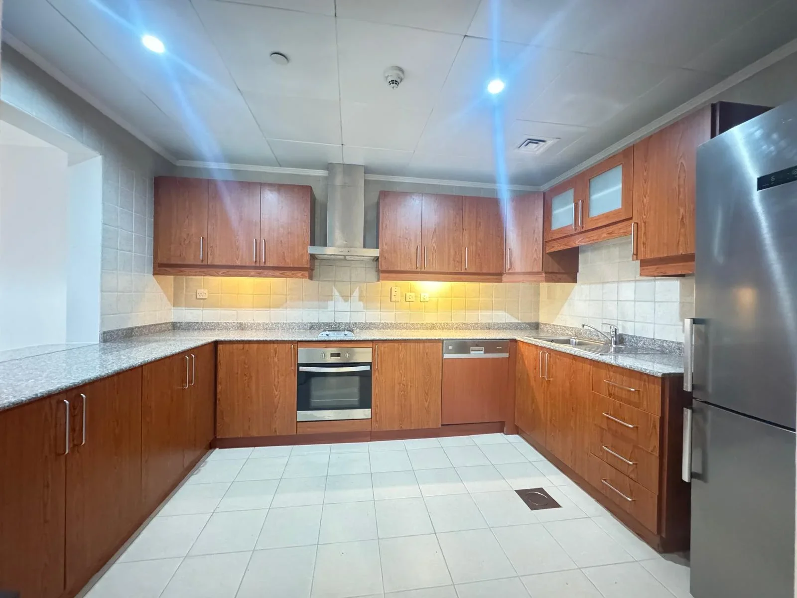 ELEGANT FF 1BHK APARTMENT WITH BIG BALCONY