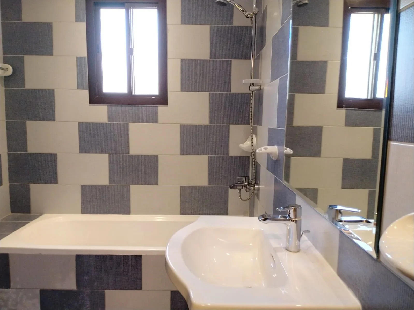 3BR FURNISHED COMPOUND APARTMENT–BILLS INCLUDED