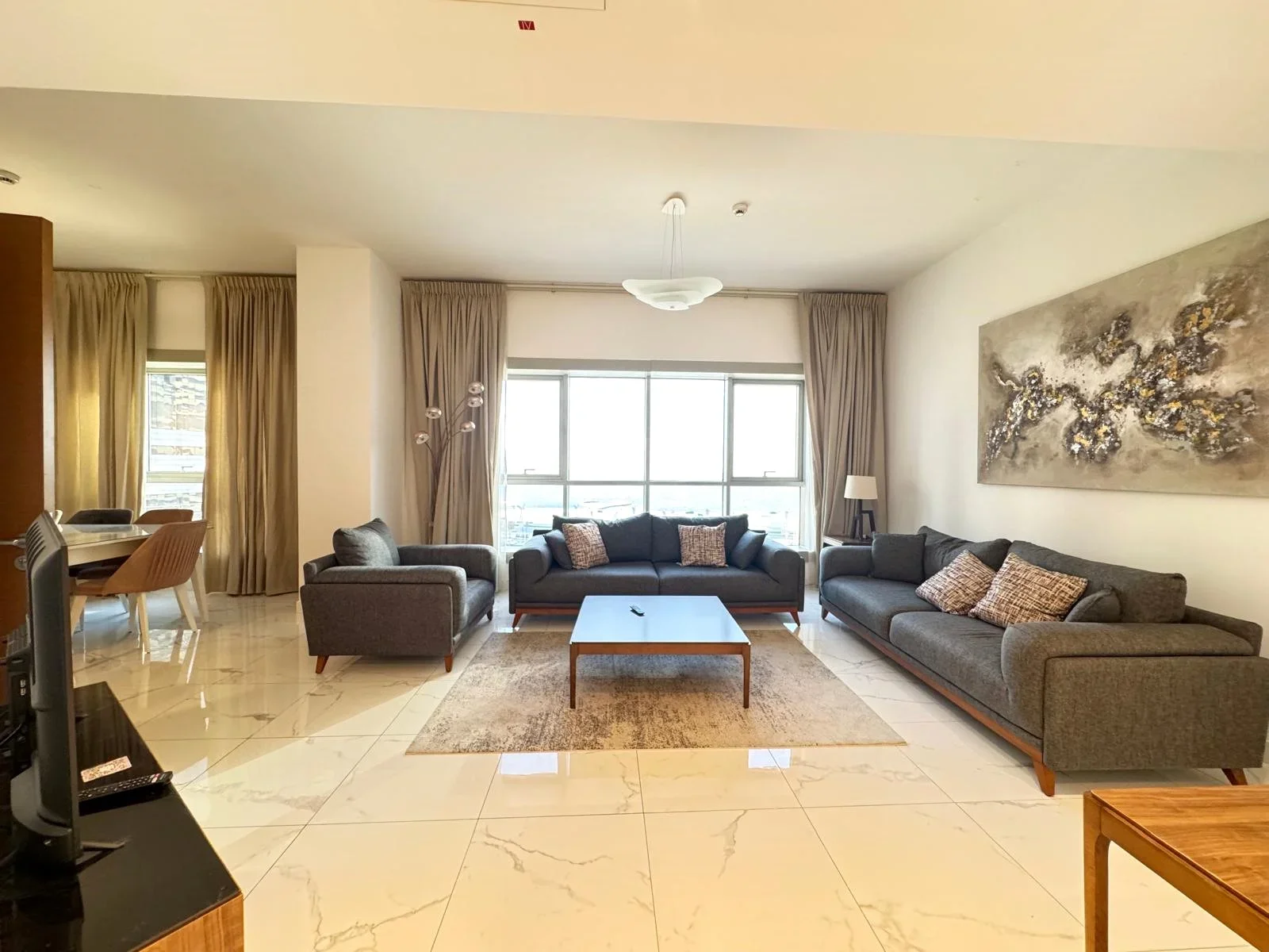 SEA VIEW FF 2+1BR APT W/BIG BALCONY+BILLS