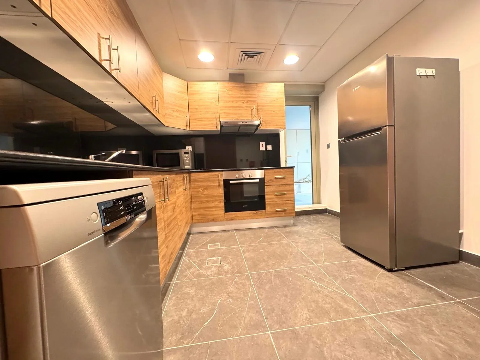 SEA VIEW FF 2+1BR APT W/BIG BALCONY+BILLS