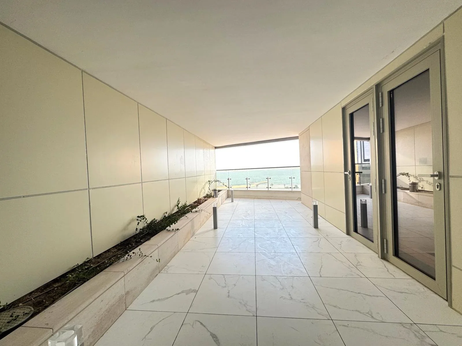 SEA VIEW FF 2+1BR APT W/BIG BALCONY+BILLS