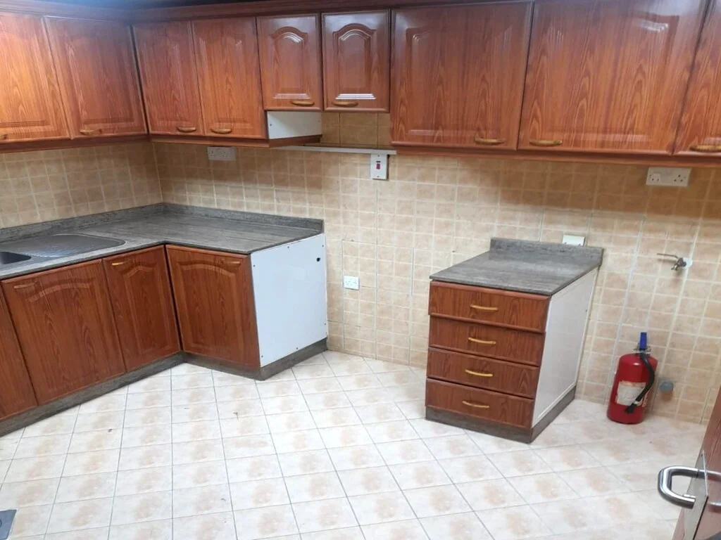 SPACIOUS UNFURNISHED 2BHK APARTMENT