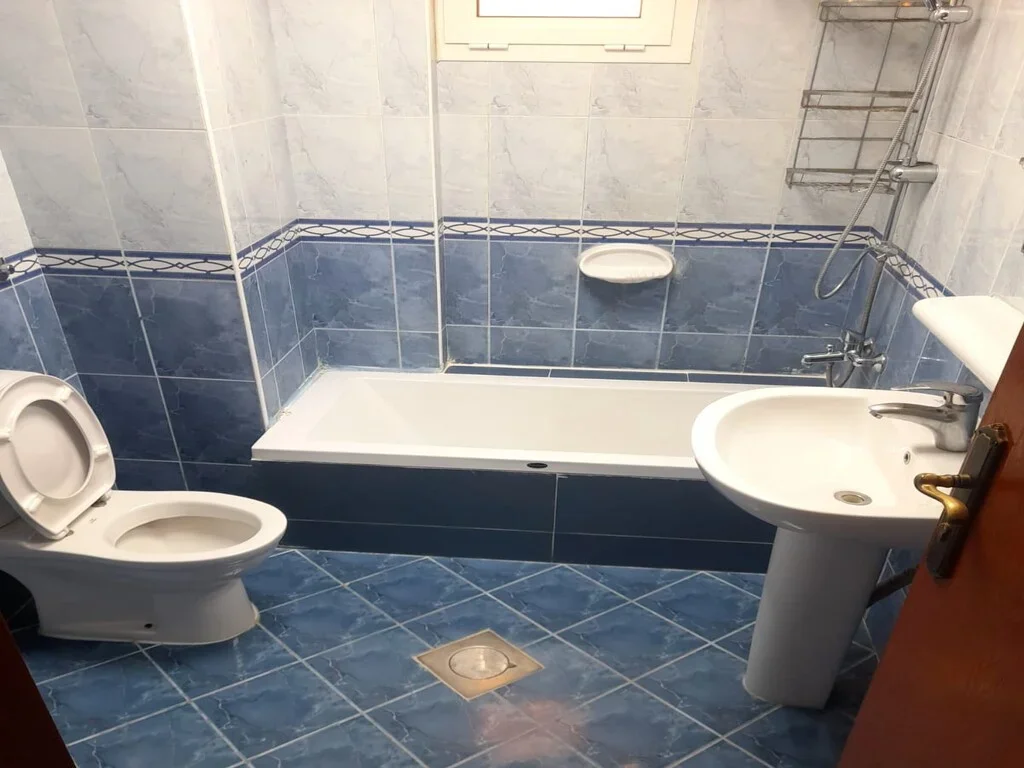 SPACIOUS UNFURNISHED 2BHK APARTMENT