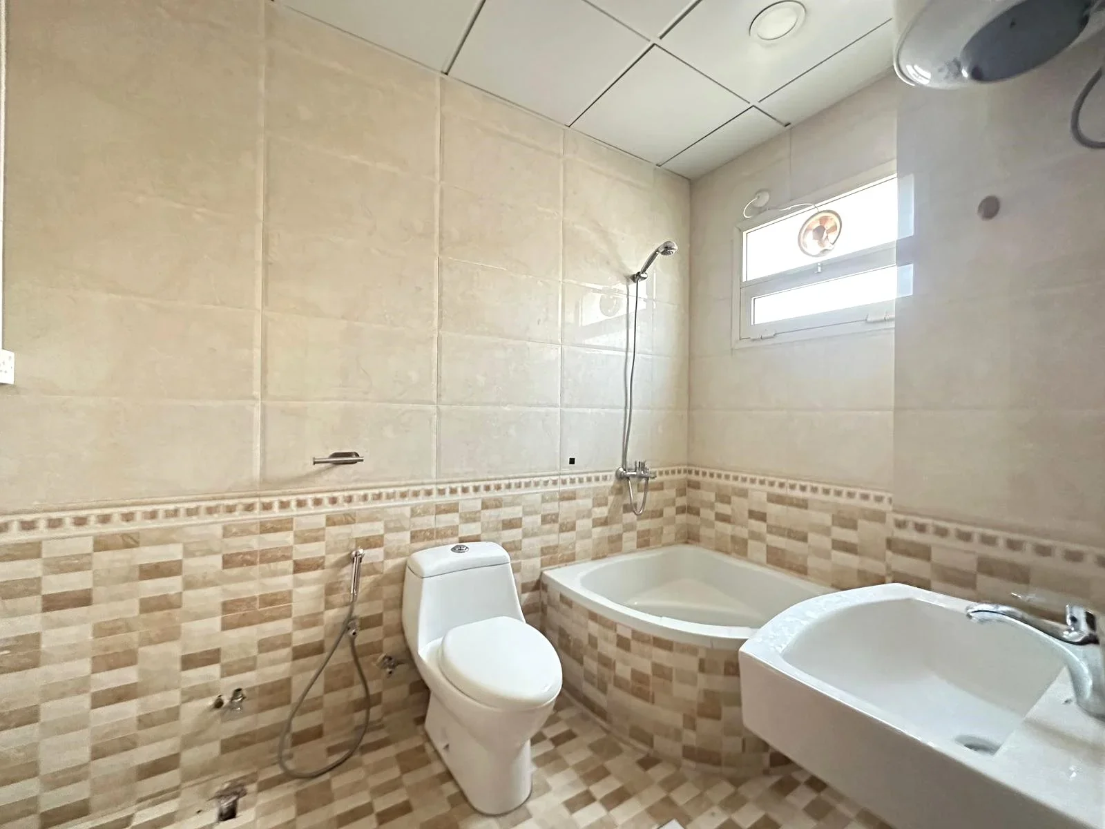 ELEGANTLY FURNISHED 2BR APARTMENT+AMENITIES