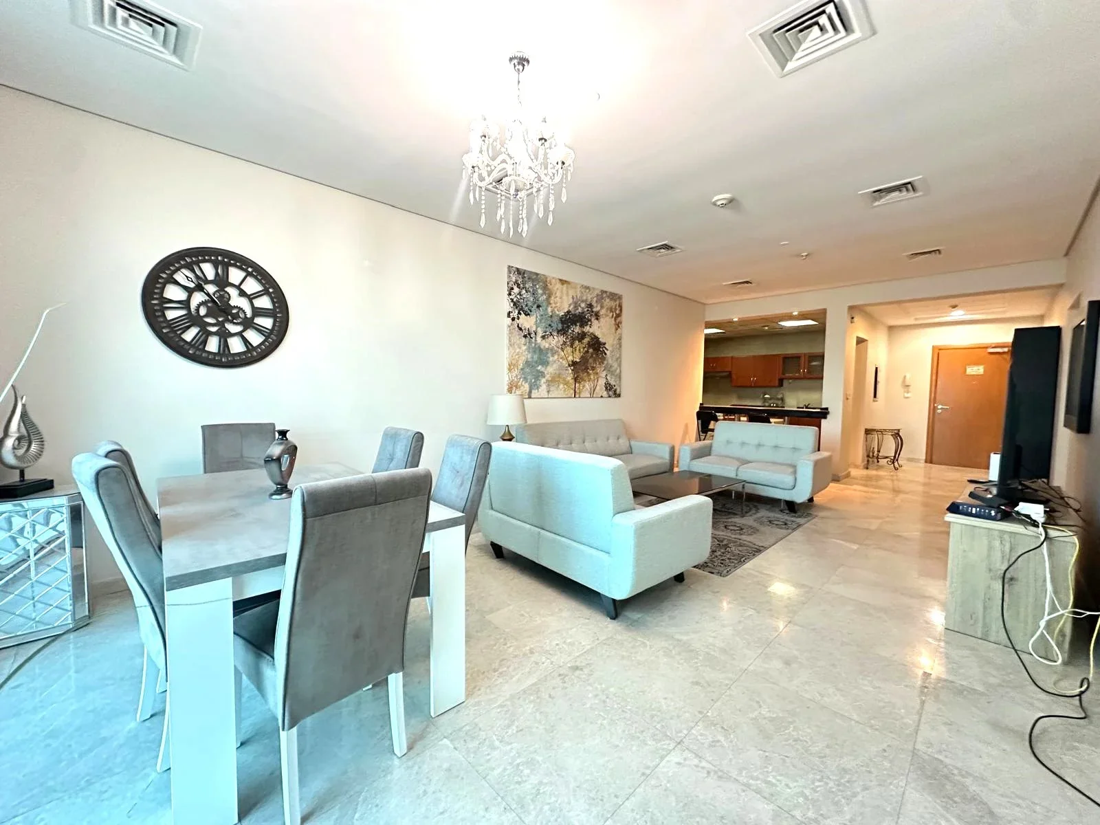 STYLISH 2BR FURNISHED APARTMENT | FULL AMENITIES