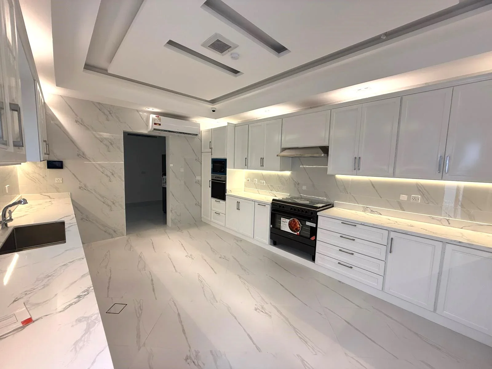 ELEGANT LUXURY 7BR VILLA| PRIVATE MAJLIS+LIFT