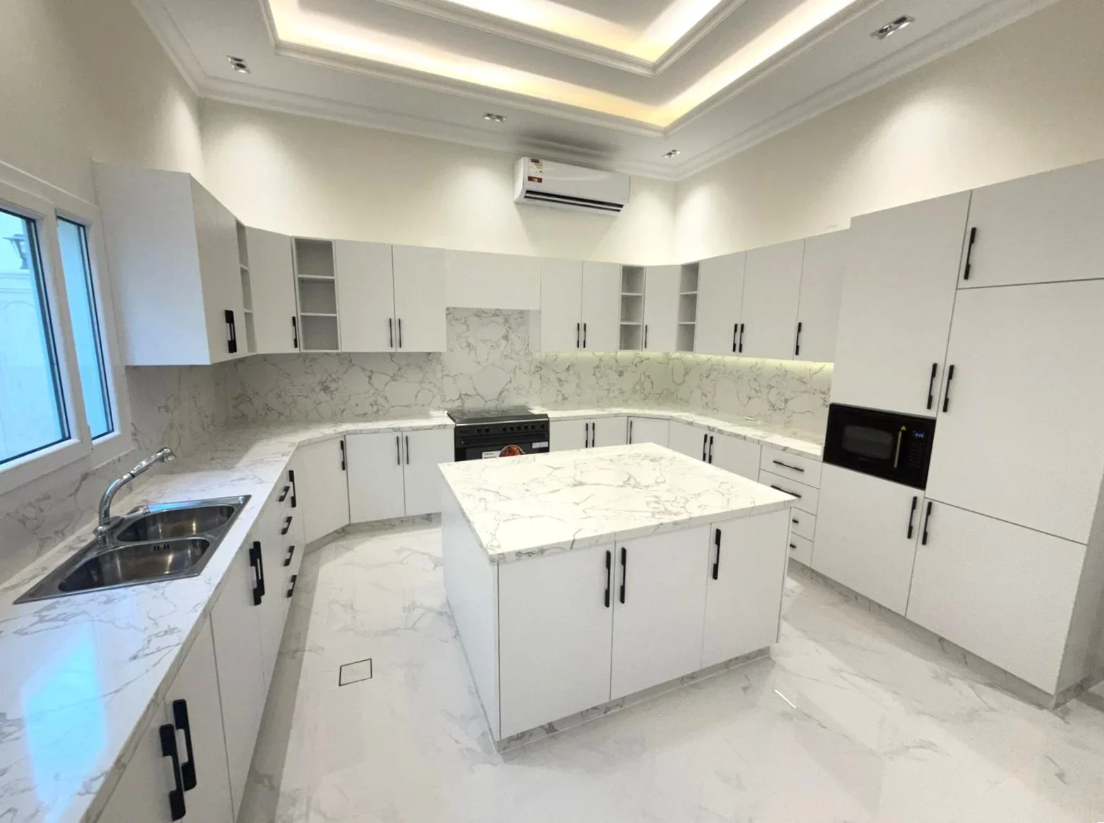 ELEGANT LUXURY 7BR VILLA| PRIVATE MAJLIS+LIFT