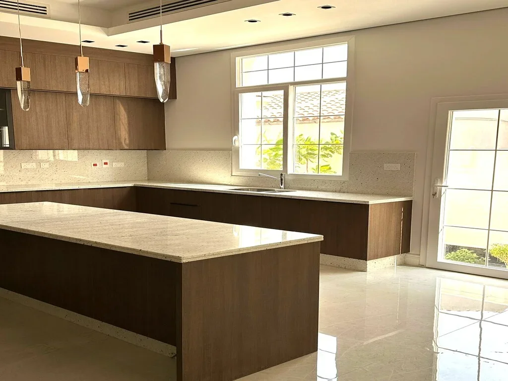 PRESTIGIOUS 7BR ULTRA-LUXURY VILLA + BASEMENT
