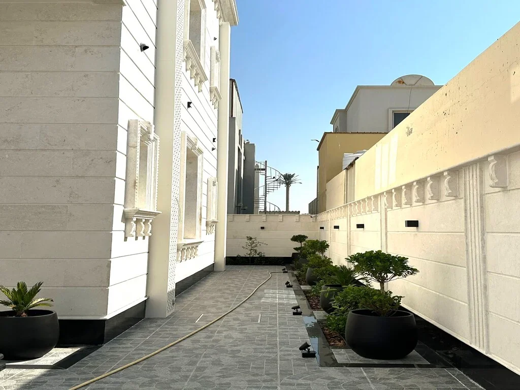 PRESTIGIOUS 7BR ULTRA-LUXURY VILLA + BASEMENT