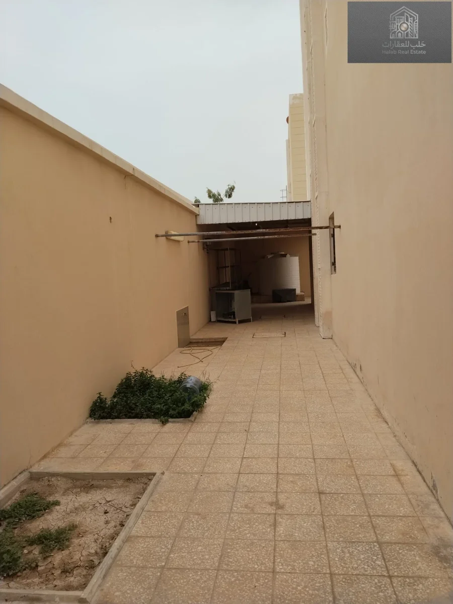 Spacious 4-Bedroom Villa for Rent in Umm Qarn | 400 sqm