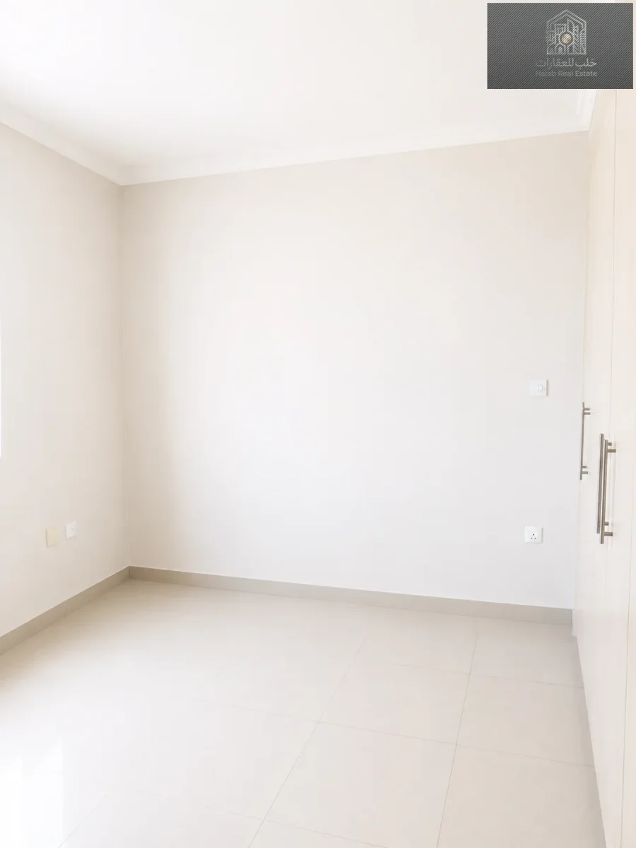 For Rent – 2 Bedroom Apartment in The Pearl Island, Porto Arabia - view 3