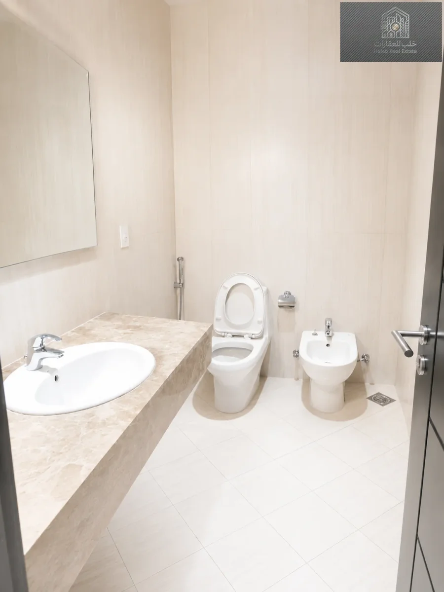 For Rent – 2 Bedroom Apartment in The Pearl Island, Porto Arabia